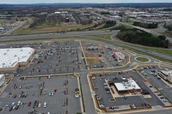 Outparcel - Lewis Crossing Shopping Center: 1200 S Amity Rd, Conway, AR 72032